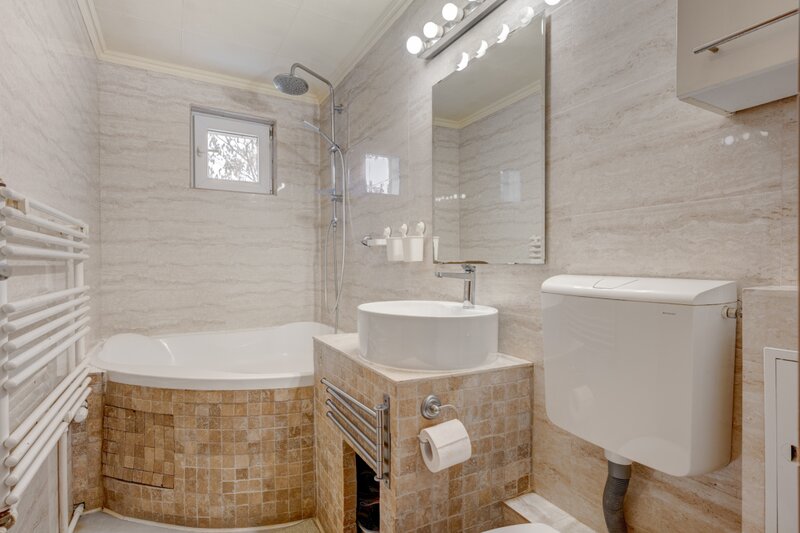 Vitan Mall  - decomandat - centrala termica - bloc reabilitat